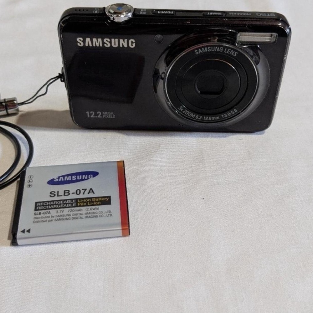 Samsung ST50 digital camera